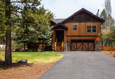 Others 7 River Access and Private Hot Tub - Stunning Mountain Lodge