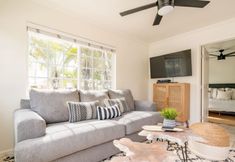 其他 5 Private Front Yard and Close to Beach - Charming Coastal Retreat