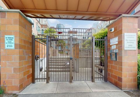 Others Waterfront condo with fitness center, hot tub & central AC