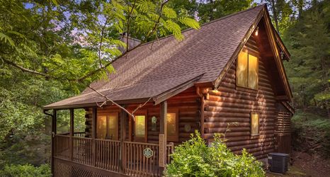 기타 2 Scenic Views and Hot Tub on Covered Deck - Charming Log Cabin