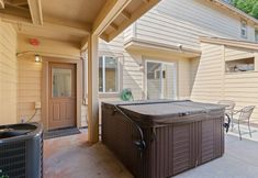 其他 5 Private Hot Tub and Balcony with Cascade Views - Charming Getaway