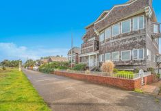 Others 5 Seaside Bliss - WiFi, Hot Tub, BBQ, Retreat