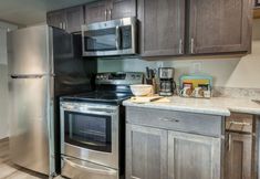 その他 7 Spacious Living Area and Full Kitchen with Wifi - Charming Getaway