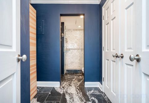 其他 Memory Foam Comfort with Smart TV and Wi-Fi - Charming City Oasis