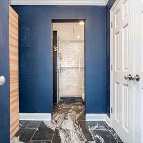 Hotel Interior/Public Areas1Memory Foam Comfort with Smart TV and Wi-Fi - Charming City Oasis,五角区飯店