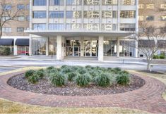 Others 2 City Center Access and Free Wifi - Charming Urban Retreat