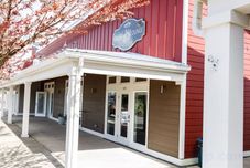 Others Cozy Decks and Fire Pit Near Marina - Charming Coastal Retreat