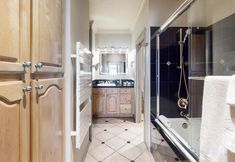 Others 3 Waterfront condo with fitness center, hot tub & central AC