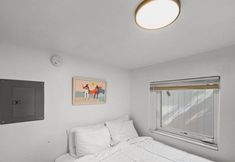 其他 6 Fire Pit and Shared Seating Areas - Charming Coastal Retreat