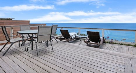 อื่นๆ 2 Breathtaking Ocean Views and Cozy Fireplaces - Inviting Coastal Escape