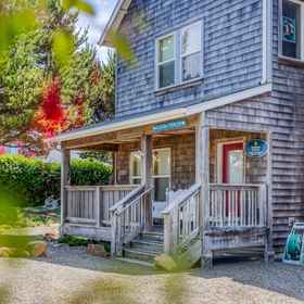 Hotel Exterior 1 Hot Tub and Telescope for Stargazing - Luxurious Beach Escape, Lincoln County Hotels