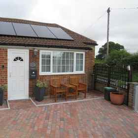 Logo 1 Charming & Relaxing Accommodation, Hotel Narborough