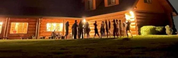 อื่นๆ Breathtaking Views and Expansive Living Space - Exquisite Hilltop Retreat