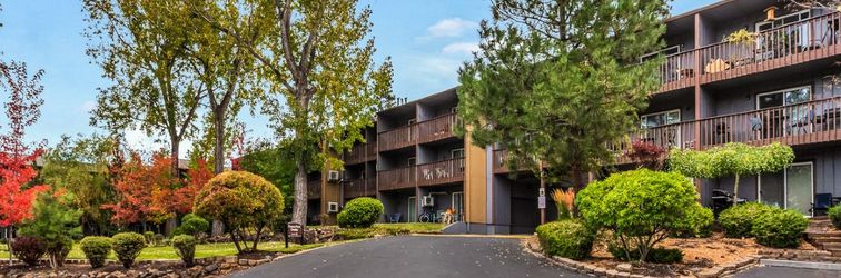 Others Central Location with Open Kitchen and Cozy Fireplace - Charming Condo