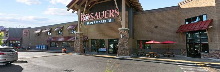 其他 Hot Tub, Private Dock and Deck Oasis - Stunning Lakefront Retreat