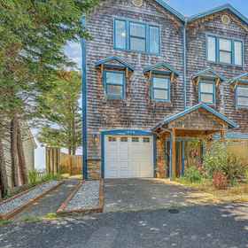 Hotel Exterior1Breathtaking Views and Cozy Fireplace - Stunning Coastal Retreat,康妮汉森花园飯店