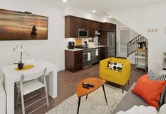 Others 7 Rooftop Patio, Dedicated Parking, AC, Wi-Fi - Charming Urban Retreat