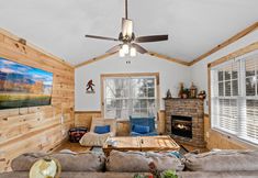 Others 7 Hot Tub and Gaming Station - Beautiful Cozy Getaway