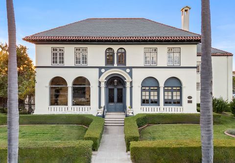 기타 Elegant Luxury Retreat with Panoramic Ocean Views - Historic Masterpiece