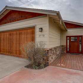 Hotel Exterior 1 Majestic Views and Cozy Fireplace - Captivating Retreat, โรงแรม & ที่พัก Deschutes County