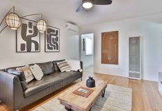 Others 4 Charming Cottage with Private Patio and Dedicated Parking - Inviting Retreat