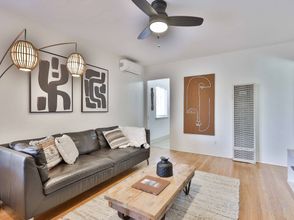 Others 4 Charming Cottage with Private Patio and Dedicated Parking - Inviting Retreat