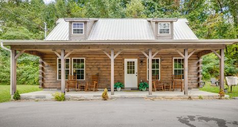 其他 2 Bright, Airy Spaces and a Hot Tub! - Bear Clubhouse