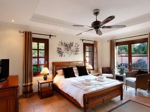 Others FREE €650 Daily Lux Pack - 6/7 Bed Villa, 20m Pool