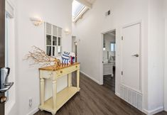 Khác 6 Private Balcony and Modern Kitchen - Elegant Coastal Oasis