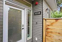 Others 7 Rooftop Oasis with Stunning Views - Stylish Modern Retreat