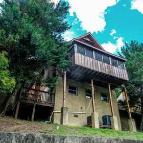 Hotel Exterior 1 Cozy Cabin with Hot Tub and Recreation Area - Inviting Mountain Retreat, The Island in Pigeon Forge Hotels