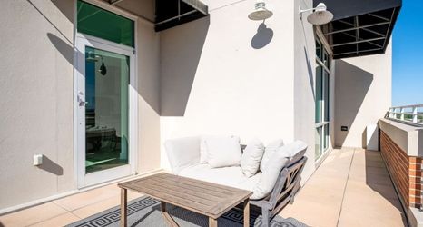 Others 2 Luxury at River Market