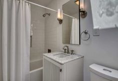 Others 6 Spacious Yard and Meditation Room - Luxurious Tranquil Cottage