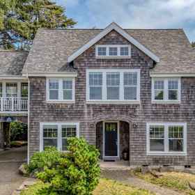 Hotel Exterior1Luxurious Custom Home with Hot Tub and BBQ - Breathtaking Ocean View,Roads End State Recreation Site飯店