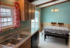 Lain-lain 6 Spectacular Hilltop Retreat-Garden, Deck, Playground, Views