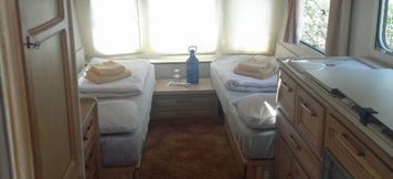 其他 4 Michas caravan for 2 See the herd of horses from your bed