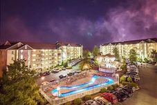 其他 Mountain Views and Luxury Amenities - Elegant Smoky Mountain Retreat