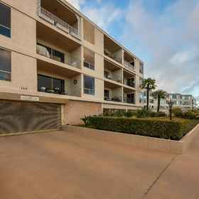 Hotel Exterior 1 Stunning Bay Views and Community Pool - Chic Coastal Haven, Hotel Pusat Konvensyen San Diego