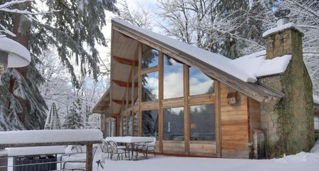 Others 2 Mountain Views and Cozy Retreat - Charming Clear Creek Cabin