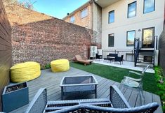 其他 2 Stylish Duplex with Chef's Kitchen and Charming Patio - Serene Retreat