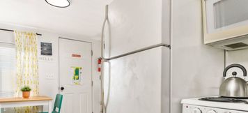 Others 4 Open Floor Plan with Fire-Pit and Picnic Area - Charming Oasis