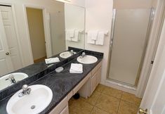 Others 7 Private Pool and Games Room for Entertainment - Stunning Family Retreat