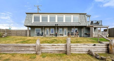 Others 2 Dine on the Deck and Experience Amazing Views - Stunning Coastal Haven