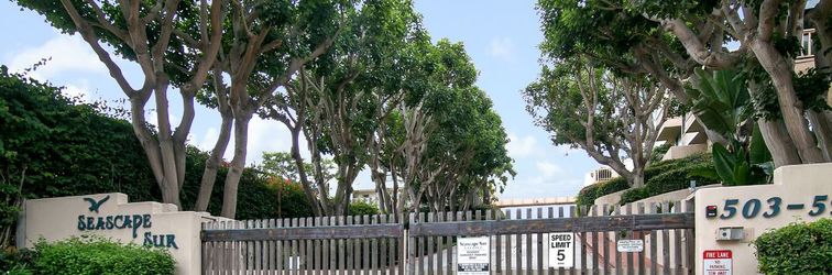 Others Beach Access and Two Pools - Stunning Coastal Retreat