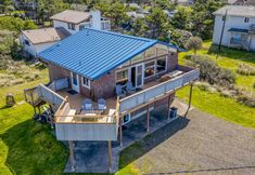 Others 4 Ocean Views and Cozy Deck - Inviting Coastal Haven