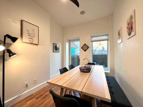 其他 4 Stylish Duplex with Chef's Kitchen and Charming Patio - Serene Retreat