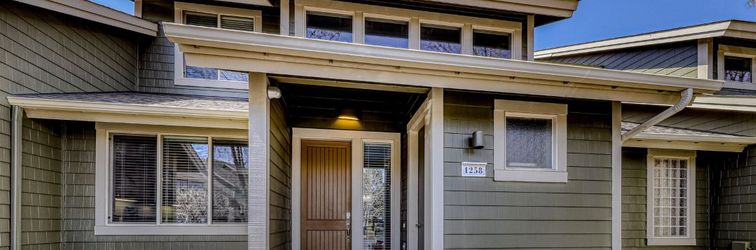 その他 Two-Story Townhouse w/Free WiFi, Fireplace, A/C, Patio, & Shared Hot Tub, Pools