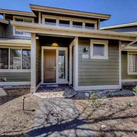 Hotel Exterior 1 Two-Story Townhouse w/Free WiFi, Fireplace, A/C, Patio, & Shared Hot Tub, Pools, Deschutes County Hotels