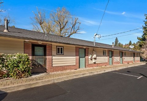 其他 Pet Friendly Studio on the Banks of the Deschutes River with Pool and Hot Tub Access!