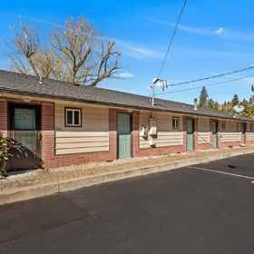 Hotel Exterior 1 Pet Friendly Studio on the Banks of the Deschutes River with Pool and Hot Tub Access!, 中俄勒冈社区学院 酒店